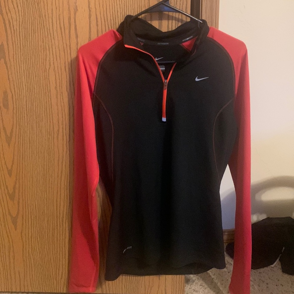 Nike dri-fit quarter zip! Like new. Size medium